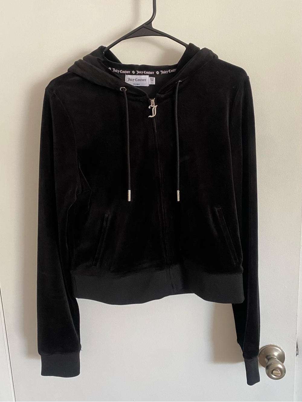 Juicy Couture Black Velour Matching Set - Picture 3 of 6